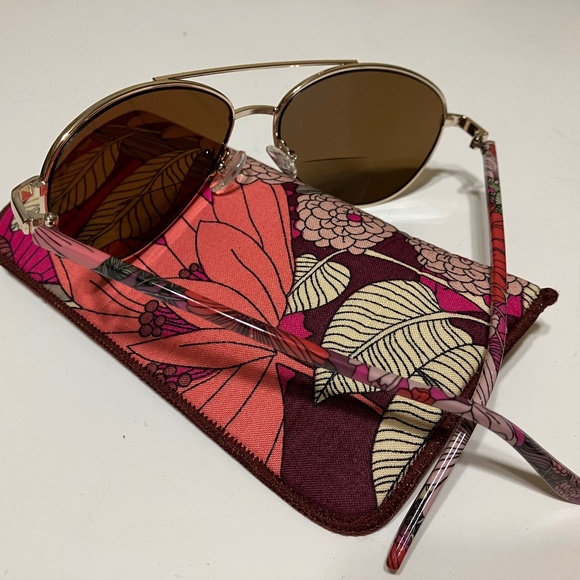 Vera Bradley Accessories - 🌺VERA BRADLEY AVIATOR BIFOCAL SUNGLASSES & CASE, AMBER LENSES BOHEMIAN BLOOMS🌺